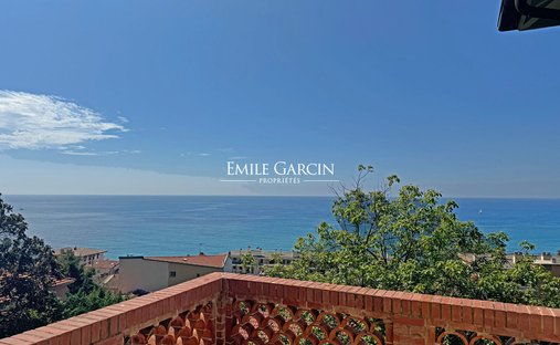 Villa in Menton, Provence-Alpes-Côte d'Azur, France 1