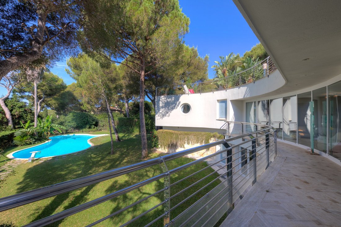 House in Saint-Jean-Cap-Ferrat, Provence-Alpes-Côte d'Azur, France 2 - 11389971