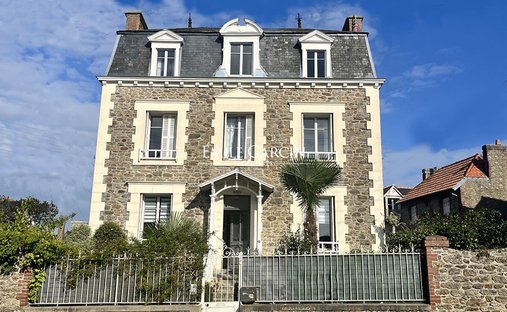 Villa a Stazione-La Saudrais-La Vicomte, Dinard, Francia 1