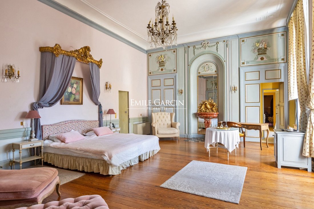 A Crown of Stone & Light: 25-Bedroom Château Over Provençal Vineyards - 5