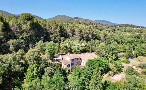 Villa in Vaugines, Provence-Alpes-Côte d'Azur, France 1