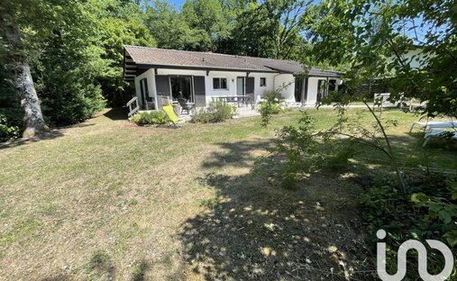 House in Savigny-sur-Clairis, Bourgogne – Franche-Comté, France 1
