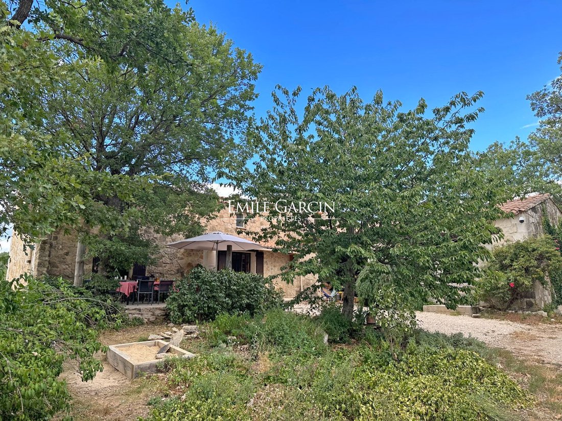Villa in Venasque, Provence-Alpes-Côte d'Azur, France 1 - 15955332
