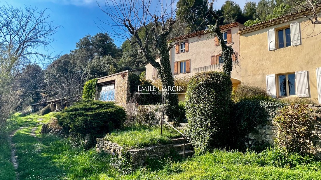 Villa in Vaugines, Provence-Alpes-Côte d'Azur, France 5 - 15955694