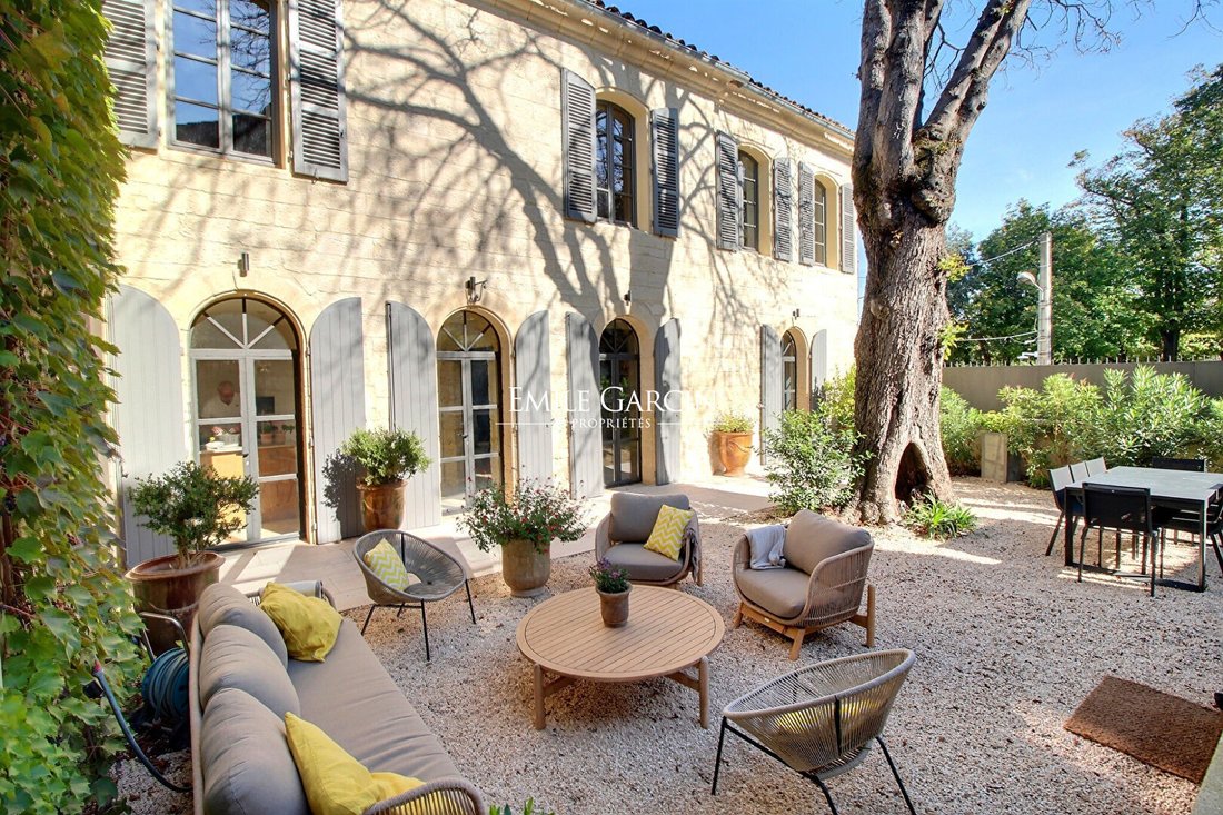 Villa en Uzès, Occitania, Francia 1 - 15955564