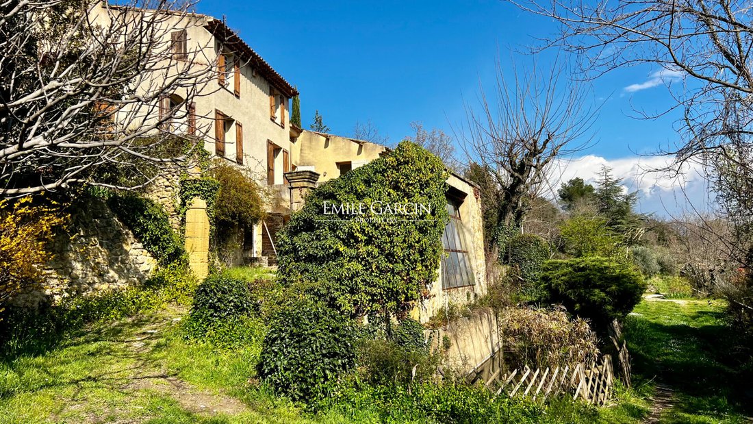 Villa in Vaugines, Provence-Alpes-Côte d'Azur, France 4 - 15955694