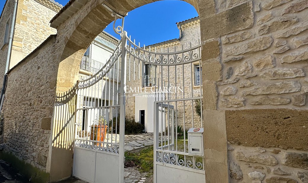 a-vendre-maison-de-village-entre-uz-s-et-n-mes-dans-uz-s-occitanie