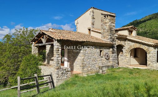 Villa in Quartiers Nord-Les Chaumianes-Le Thor, Sisteron, France 1