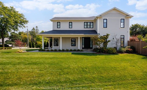 House in Oakville, Ontario, Canada 1