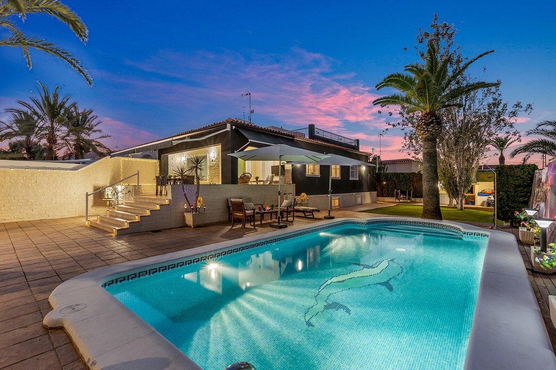 Villa in Torrevieja, Valencian Community, Spain 2 - 15906601
