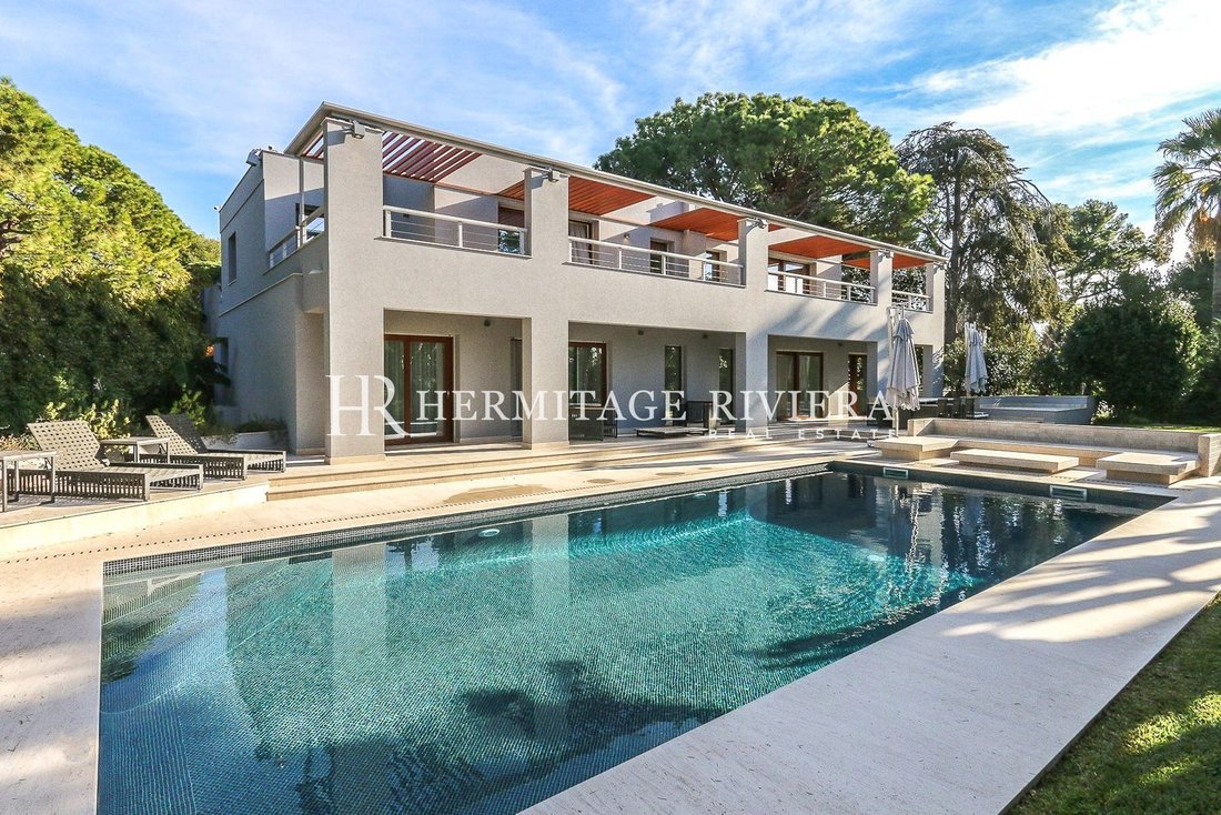 Villa in Saint-Jean-Cap-Ferrat, Provence-Alpes-Côte d'Azur, France 2 - 14046636