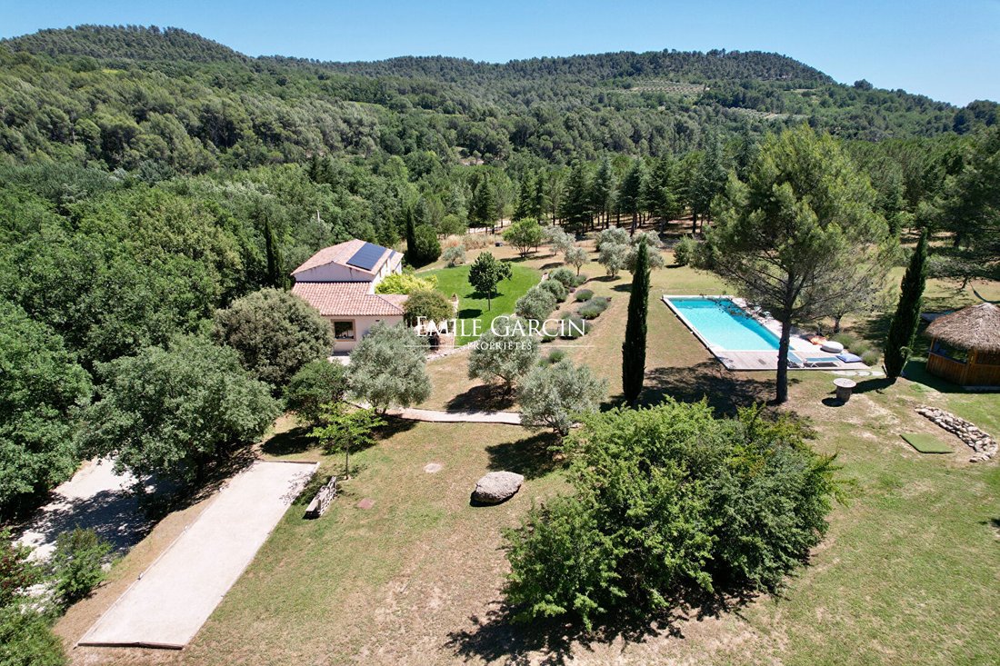 Villa in Cadenet, Provence-Alpes-Côte d'Azur, France 3 - 15955325