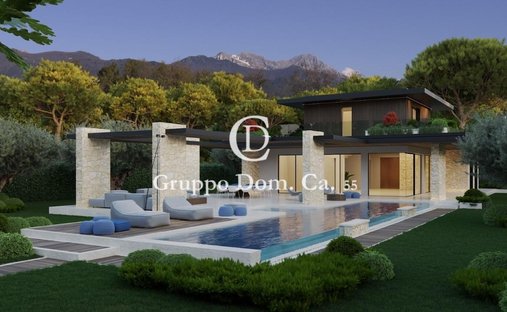 Villa in Vittoria Apuana, Forte dei Marmi, Tuscany 1