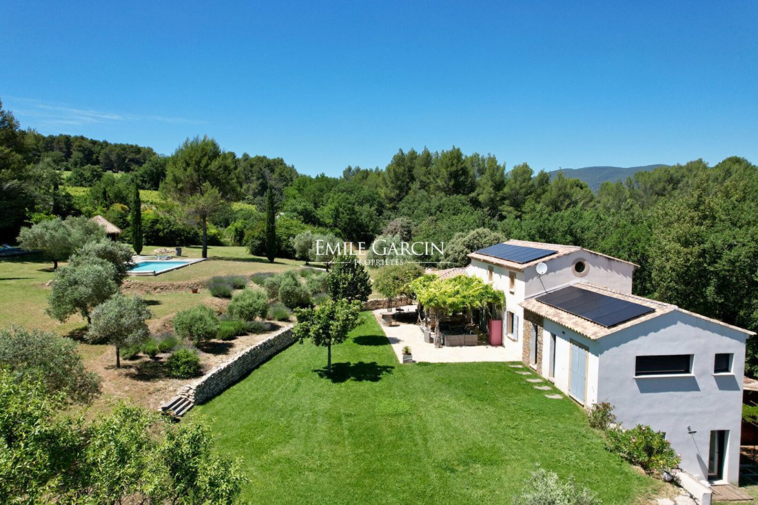 Villa in Cadenet, Provence-Alpes-Côte d'Azur, France 1 - 15955325
