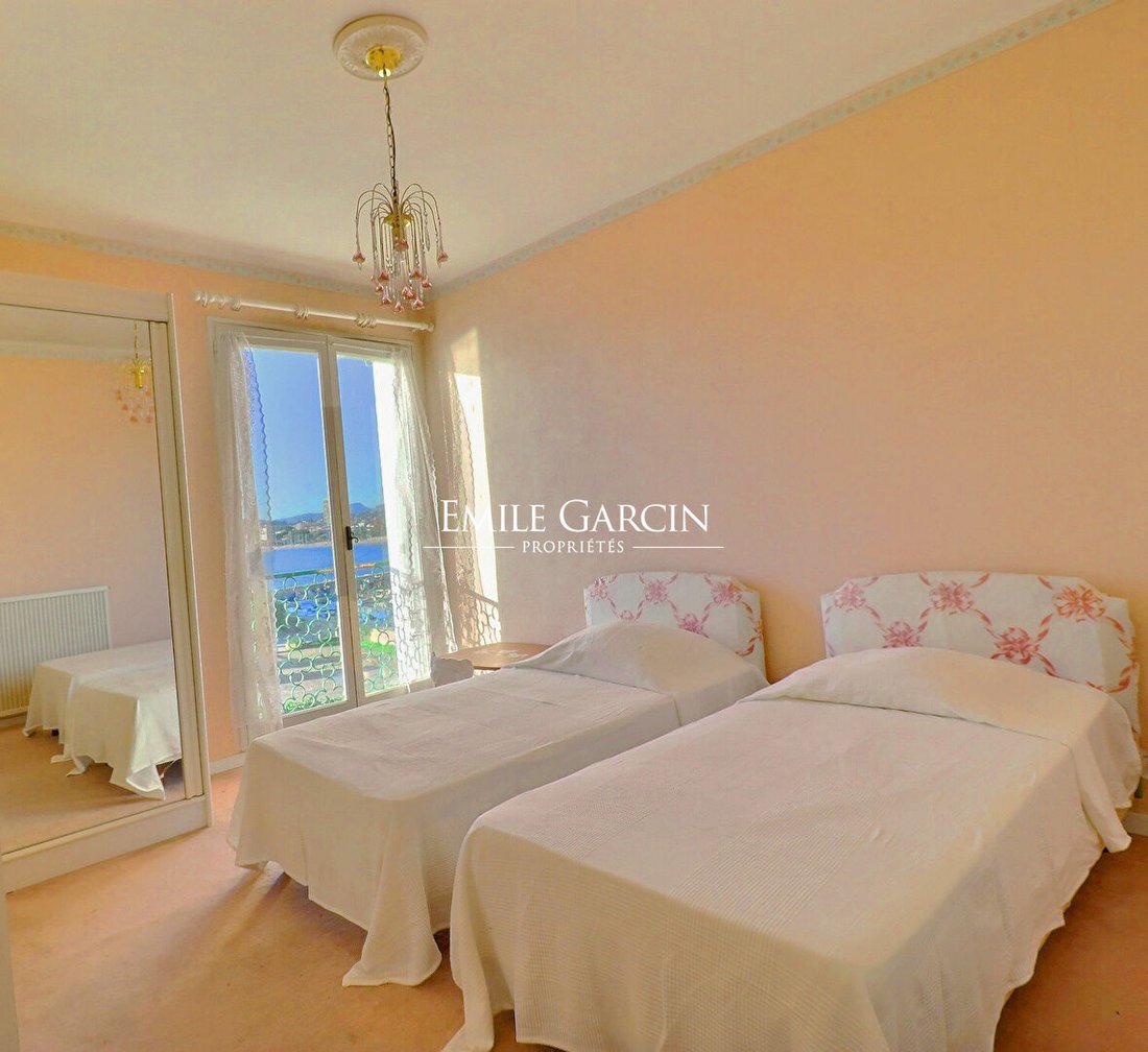 Villa in Coste Chaude-Mauveou, La Seyne-sur-Mer, France 5 - 15955366