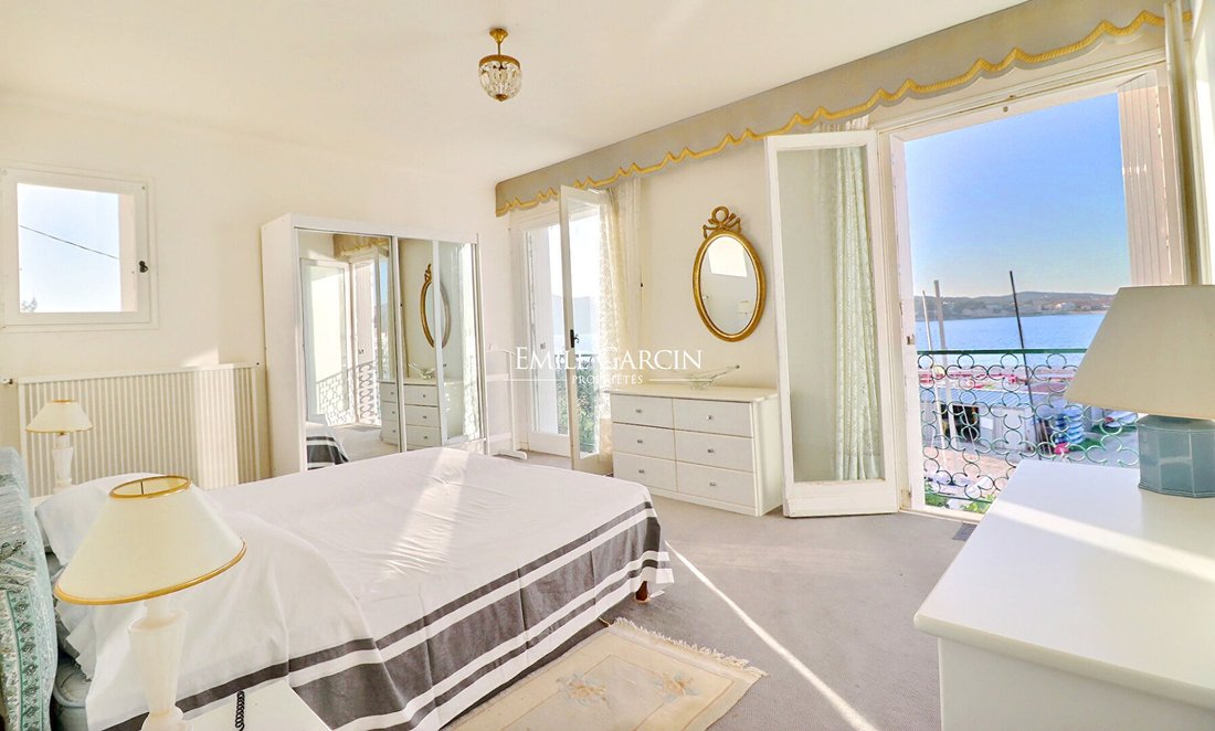 Villa in Coste Chaude-Mauveou, La Seyne-sur-Mer, France 4 - 15955366