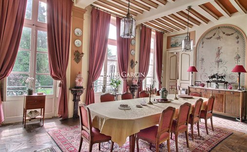 Castle for Sale in Auxerre, Bourgogne-Franche-Comté, France