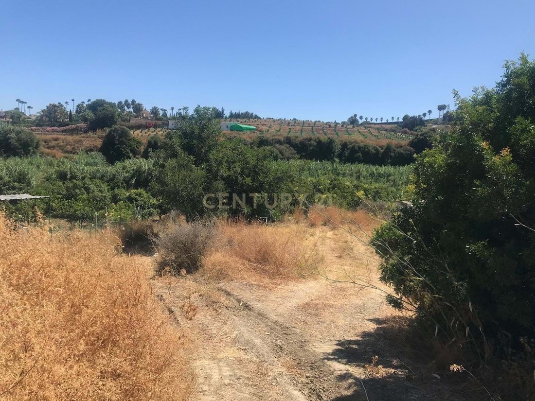 Land in Estepona, Andalusia, Spain 2 - 15956789