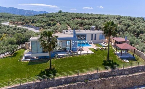 Villa in Platanias, Greece 1