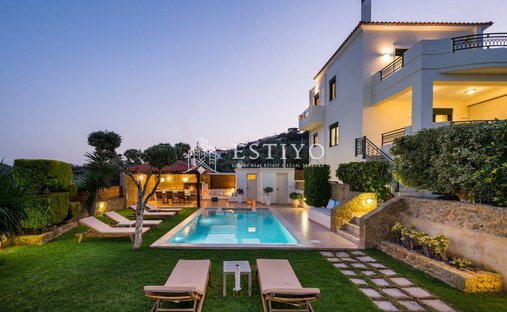 Villa in Platanias, Greece 1