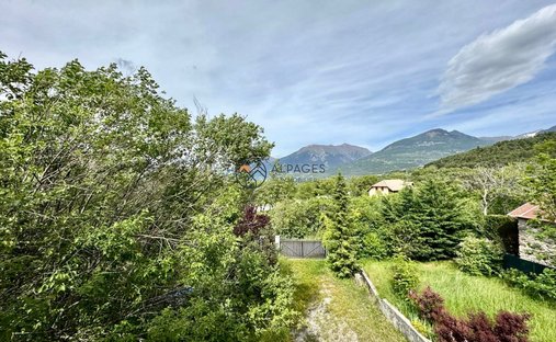 Chalet in Crots, Provence-Alpes-Côte d'Azur, France 1