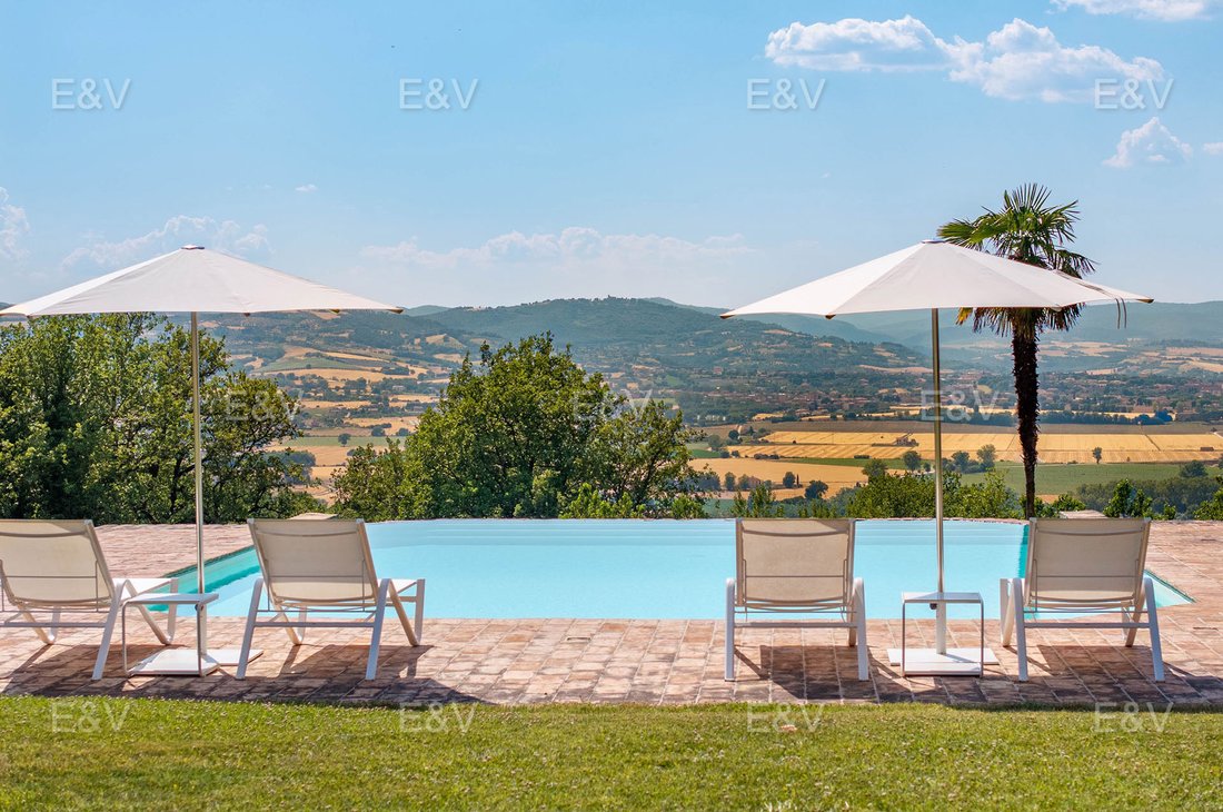 Country House in Collazzone, Umbria, Italy 4 - 15958904