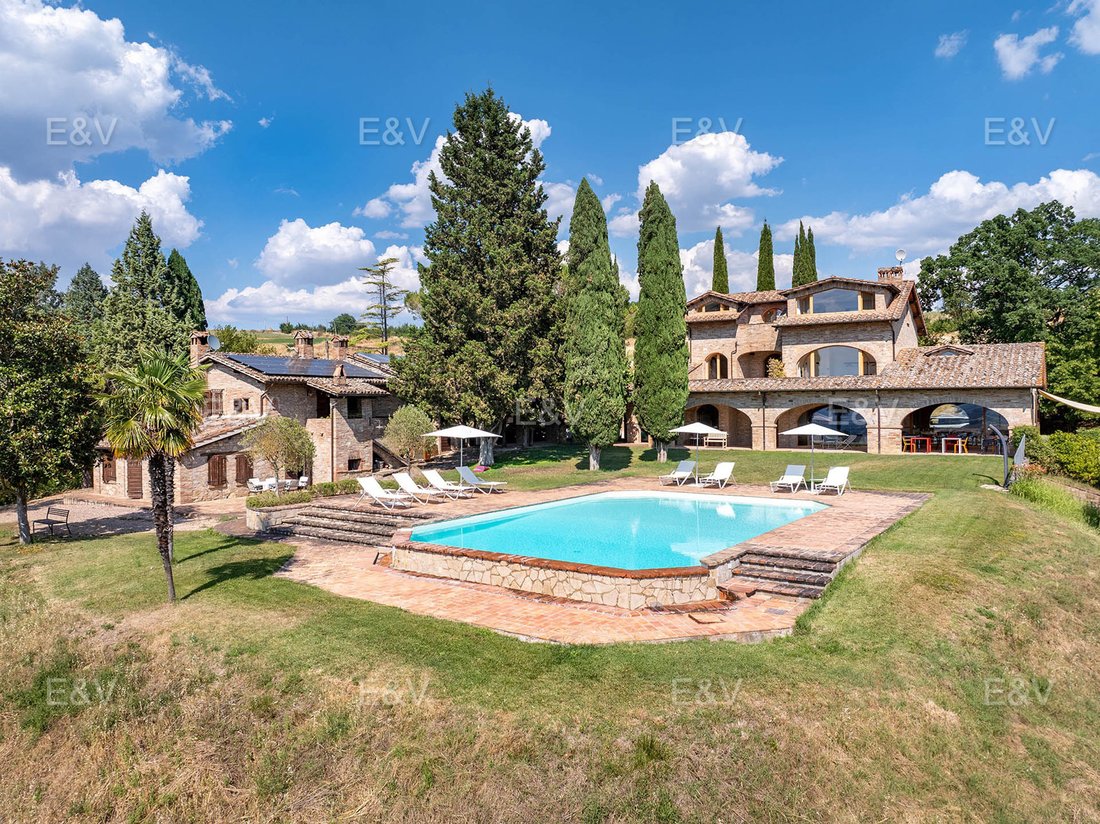 Country House in Collazzone, Umbria, Italy 1 - 15958904