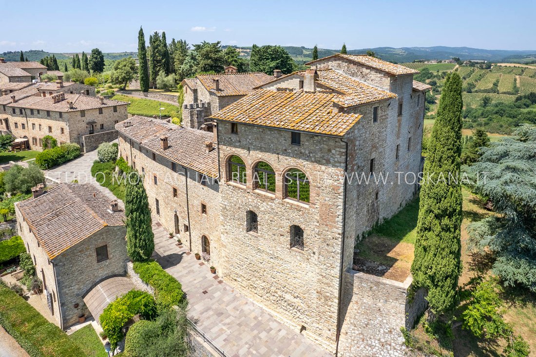 Estate in Gaiole in Chianti, Tuscany, Italy 1 - 15958881