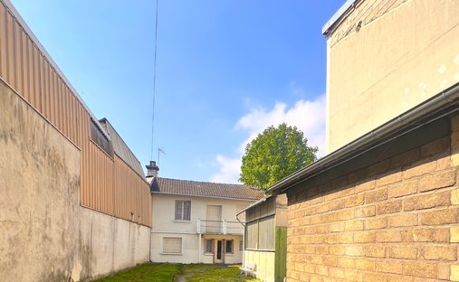 House in Cachin, Romainville, France 1