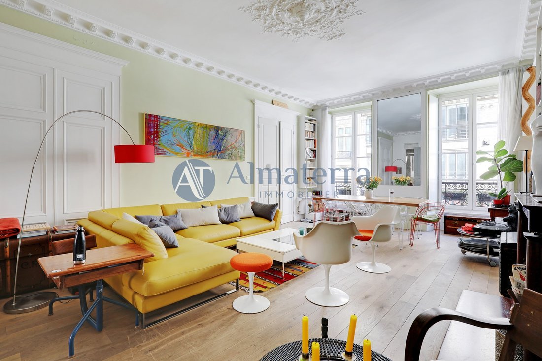 Apartment in Lorette-Martyrs, Paris 9e Arrondissement, Paris 2 - 15959738