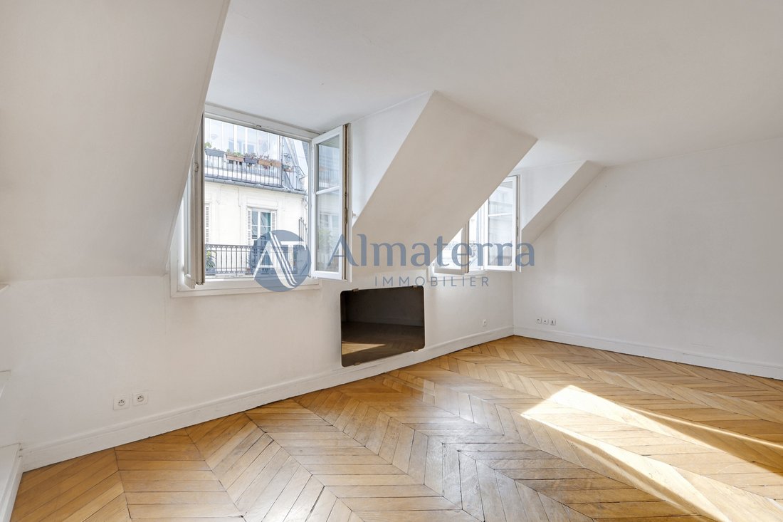 Apartment in Lorette-Martyrs, Paris 9e Arrondissement, Paris 3 - 15960027
