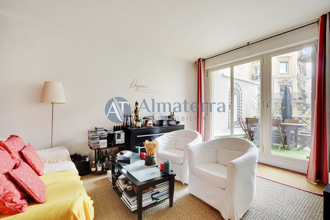 Apartment in Lorette-Martyrs, Paris 9e Arrondissement, Paris 4 - 15960543