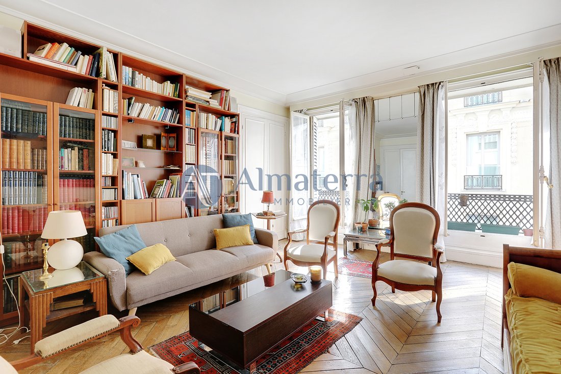 Apartment in Lorette-Martyrs, Paris 9e Arrondissement, Paris 1 - 15960224