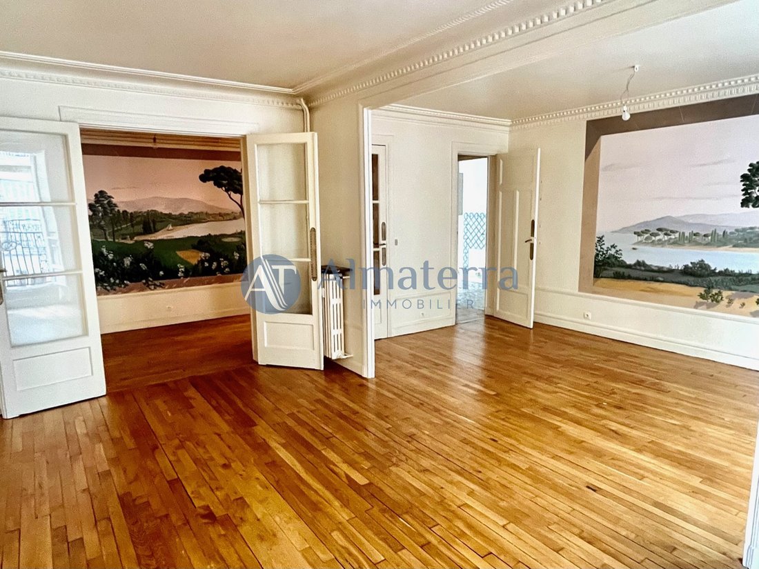 Apartment in Lorette-Martyrs, Paris 9e Arrondissement, Paris 3 - 15960187