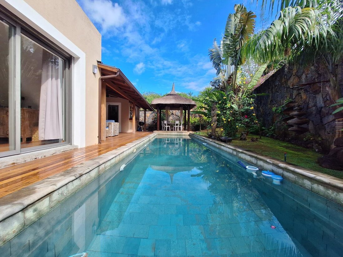 Villa in Grande Riviere Noire, Rivière Noire District, Mauritius 3 - 15959339