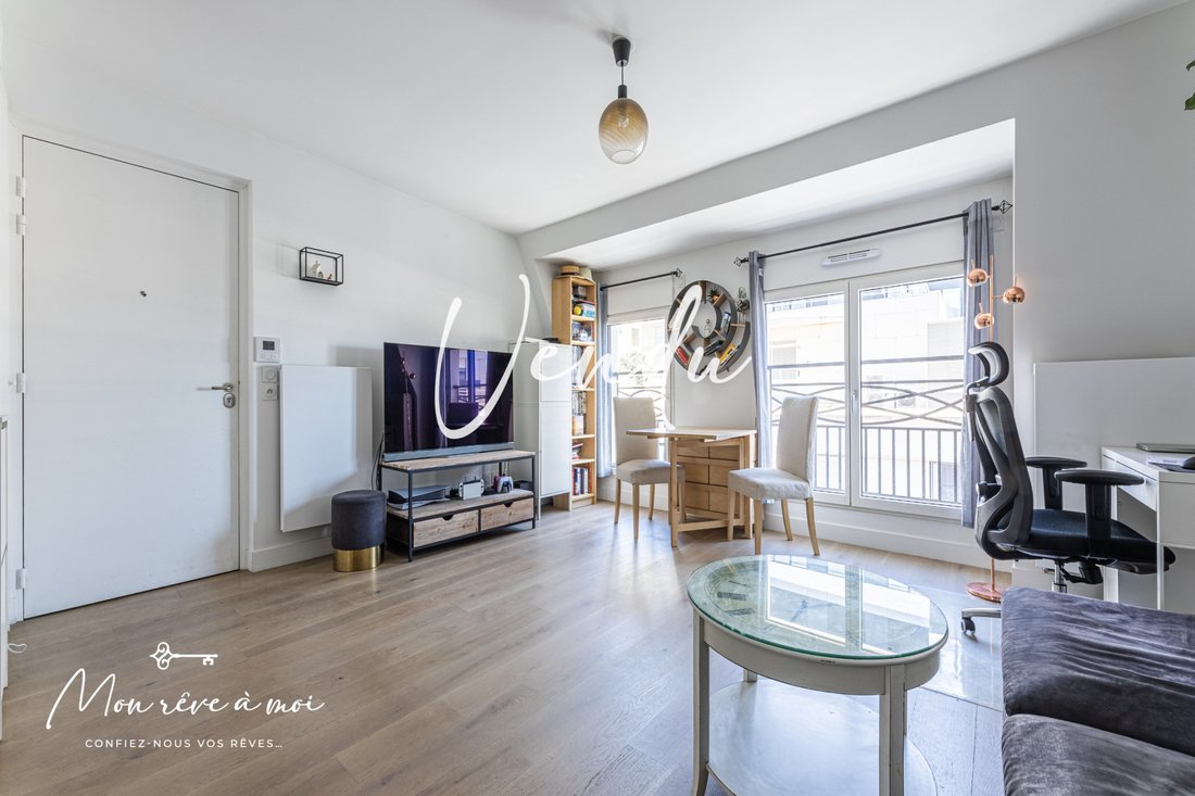 Apartment in Hôtel de Ville-Planchette, Levallois-Perret, France 1 - 15960314