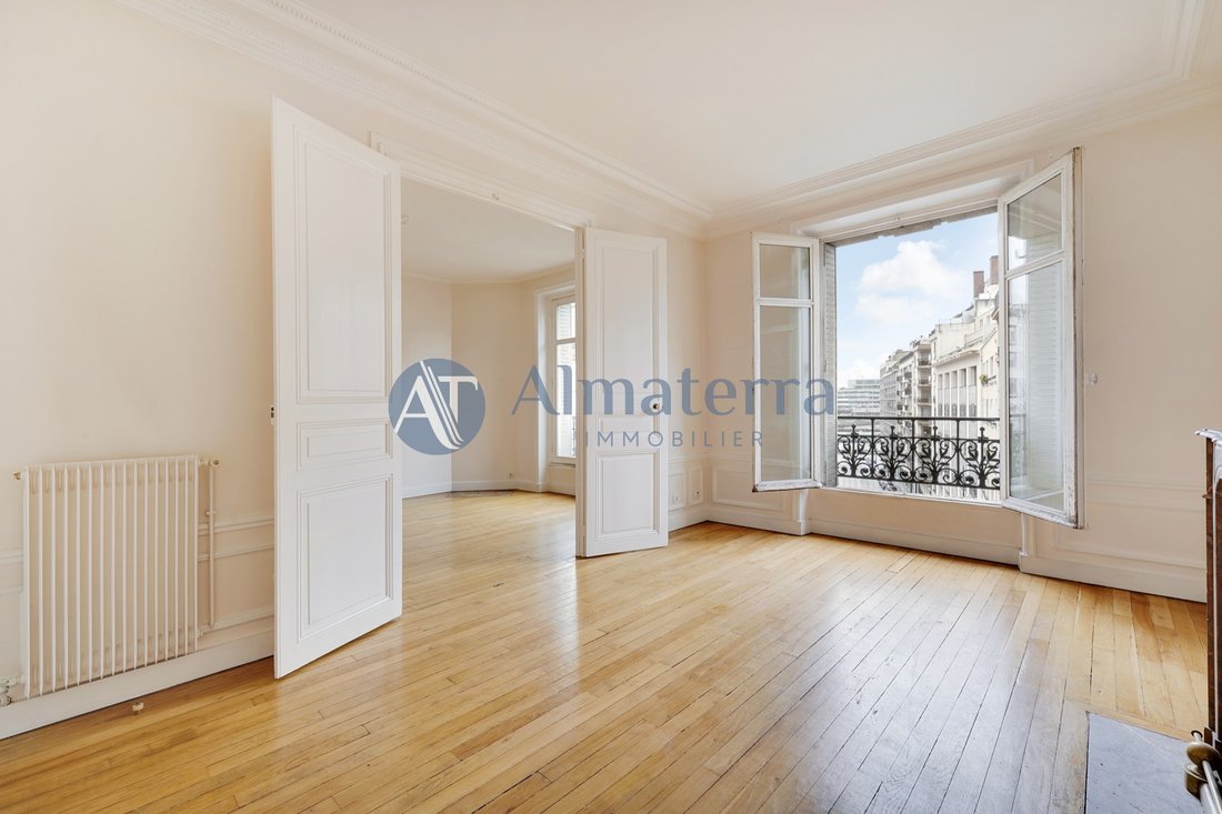Apartment in Lorette-Martyrs, Paris 9e Arrondissement, Paris 1 - 15960100