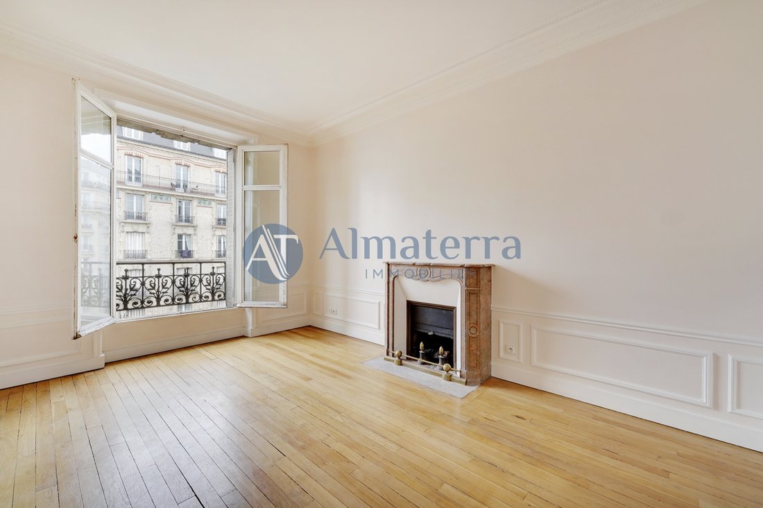 Apartment in Lorette-Martyrs, Paris 9e Arrondissement, Paris 3 - 15960100