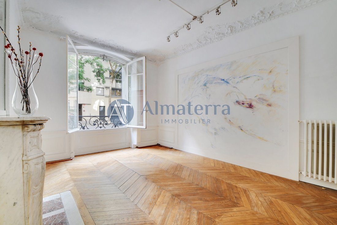 Apartment in Lorette-Martyrs, Paris 9e Arrondissement, Paris 2 - 15959254