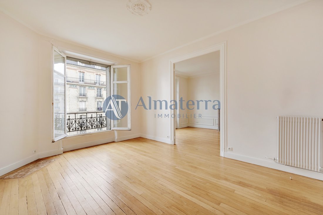 Apartment in Lorette-Martyrs, Paris 9e Arrondissement, Paris 4 - 15960100