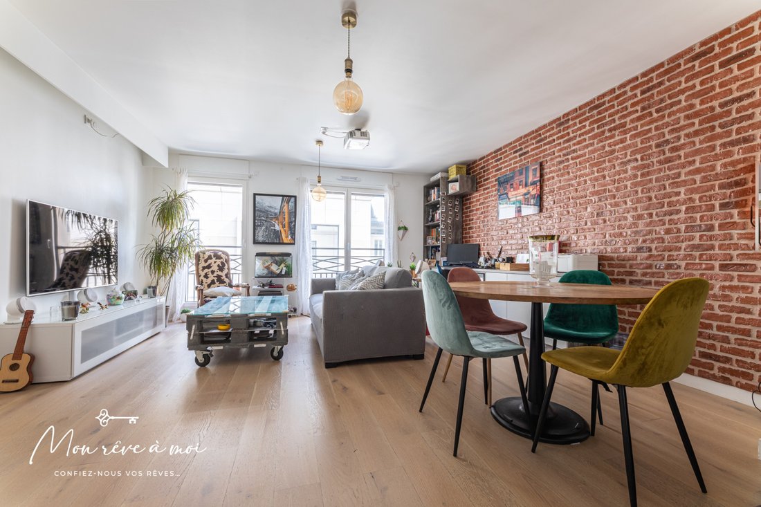 Apartment in Hôtel de Ville-Planchette, Levallois-Perret, France 2 - 15960869