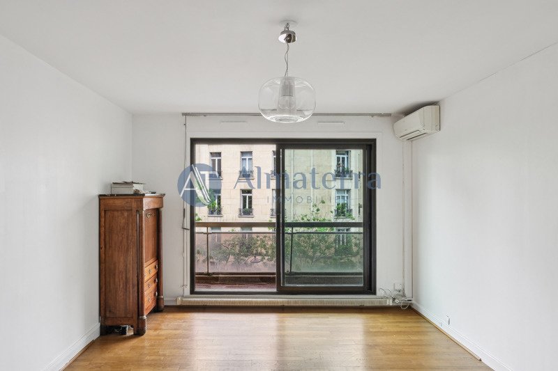 Apartment in Lorette-Martyrs, Paris 9e Arrondissement, Paris 2 - 15959773