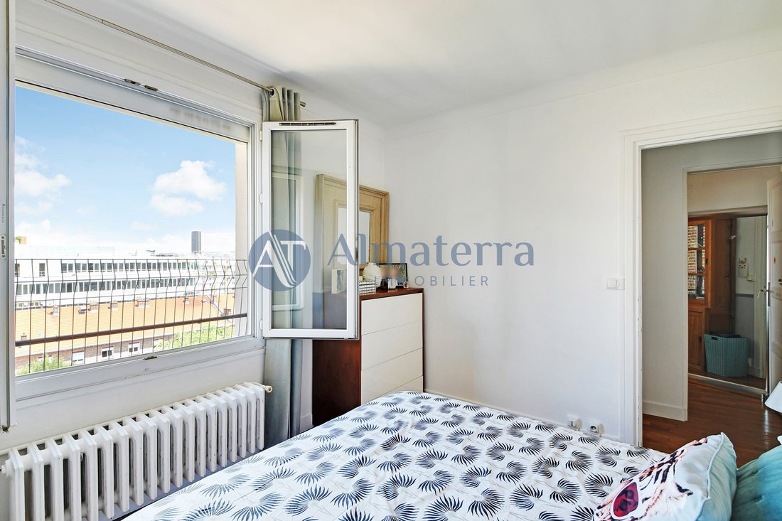 Apartment in Lorette-Martyrs, Paris 9e Arrondissement, Paris 4 - 15960144