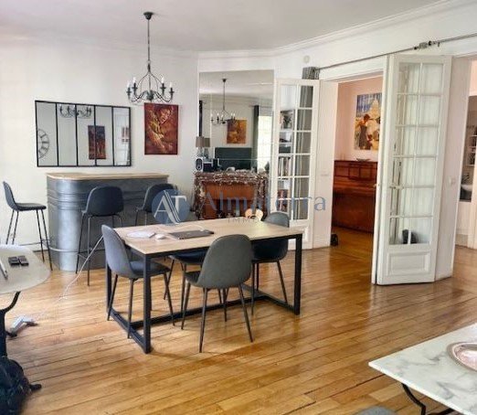 Apartment in Lorette-Martyrs, Paris 9e Arrondissement, Paris 2 - 15960668