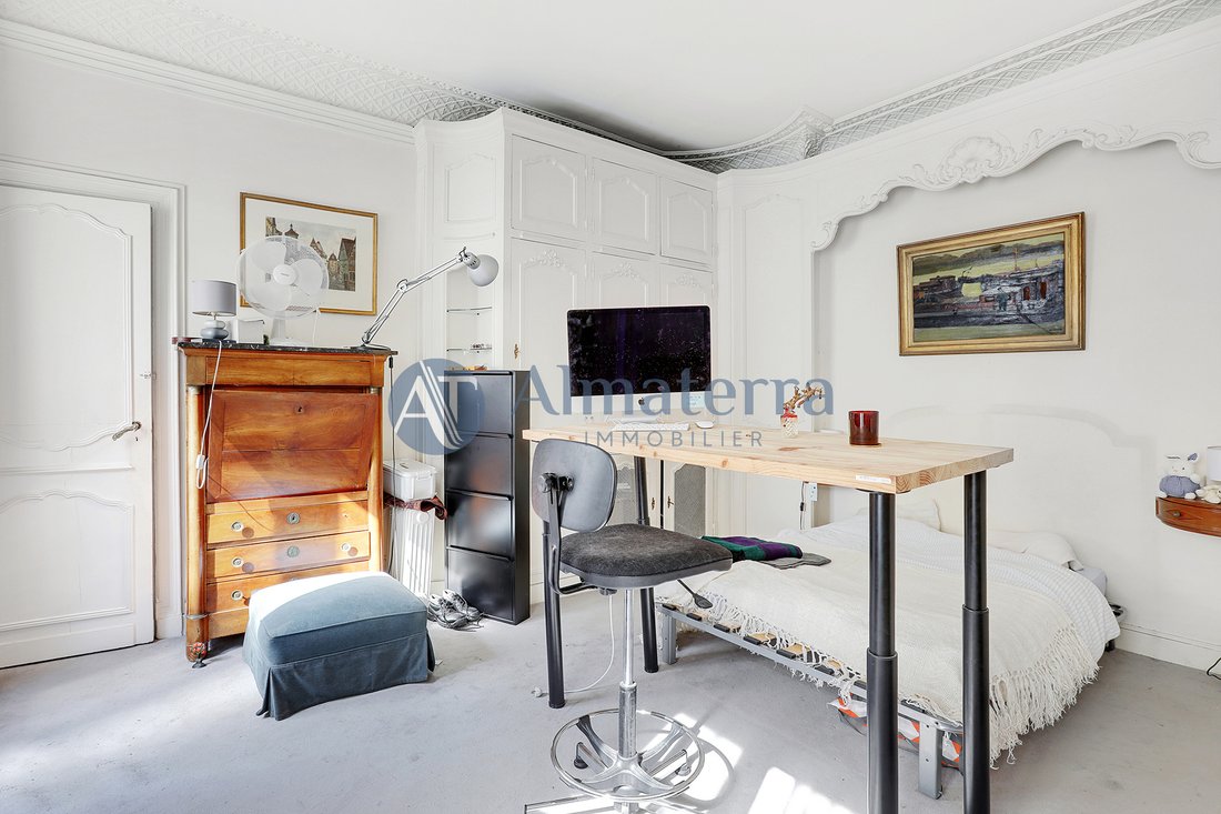 Apartment in Lorette-Martyrs, Paris 9e Arrondissement, Paris 3 - 15960224