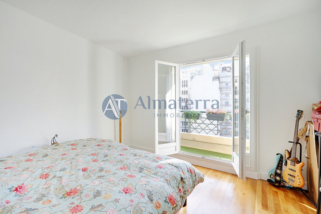 Apartment in Lorette-Martyrs, Paris 9e Arrondissement, Paris 5 - 15960559
