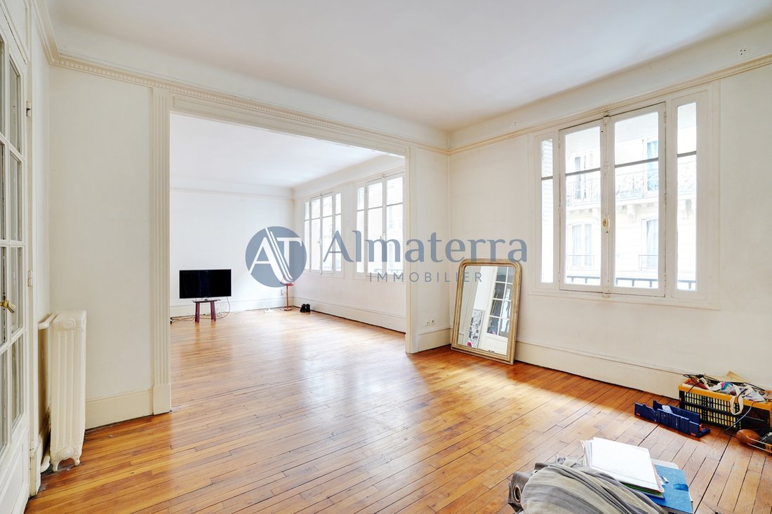 Apartment in Lorette-Martyrs, Paris 9e Arrondissement, Paris 2 - 15960122