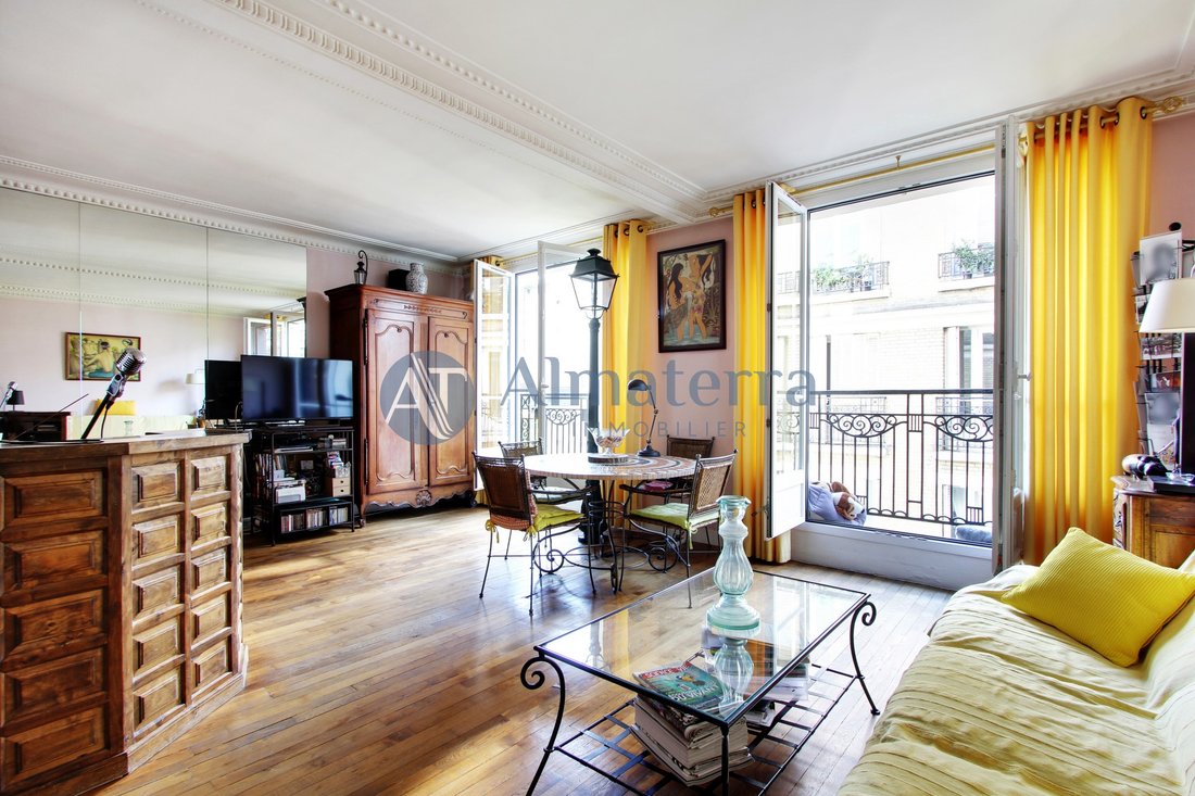 Apartment in Lorette-Martyrs, Paris 9e Arrondissement, Paris 2 - 15959801