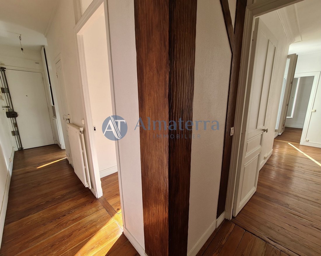 Apartment in Lorette-Martyrs, Paris 9e Arrondissement, Paris 3 - 15959894