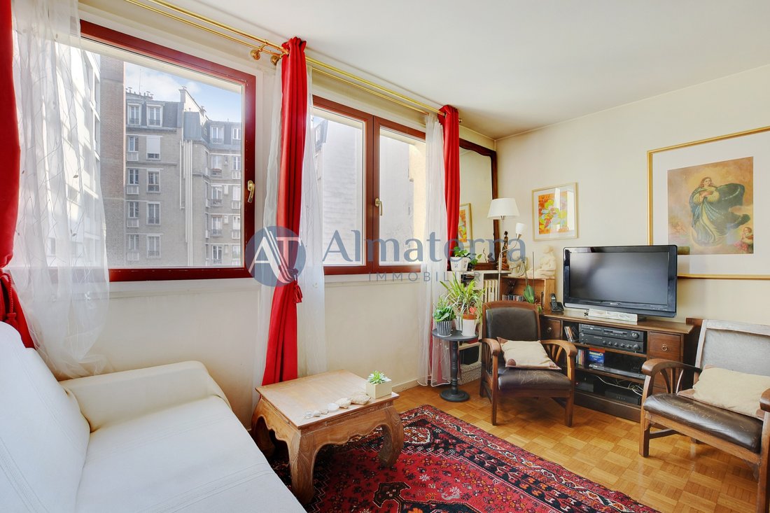 Apartment in Montorgueil-Saint Denis, Paris 2e Arrondissement, Paris 1 - 15960439